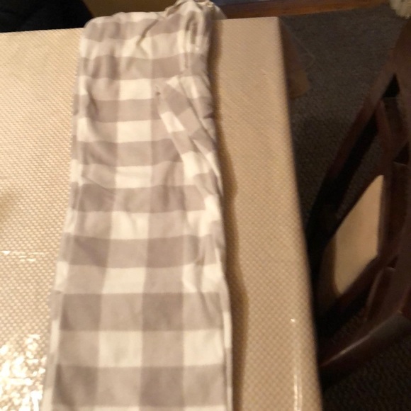NWT OLD Navy Fleece pajama pants  size medium - Picture 2 of 3